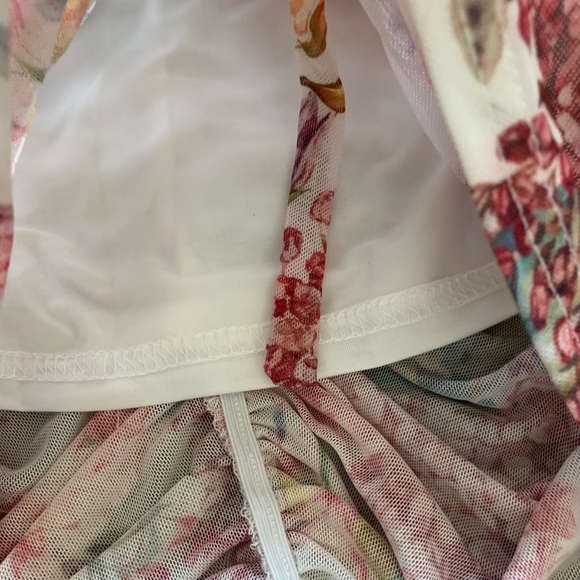 Bebe Printed 4-way stretch mesh ruched skirt - Picture 3 of 9